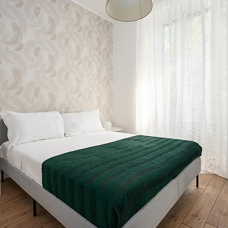 Classbnb - Apartment With Balcony Near The City Center Milan Bagian luar foto