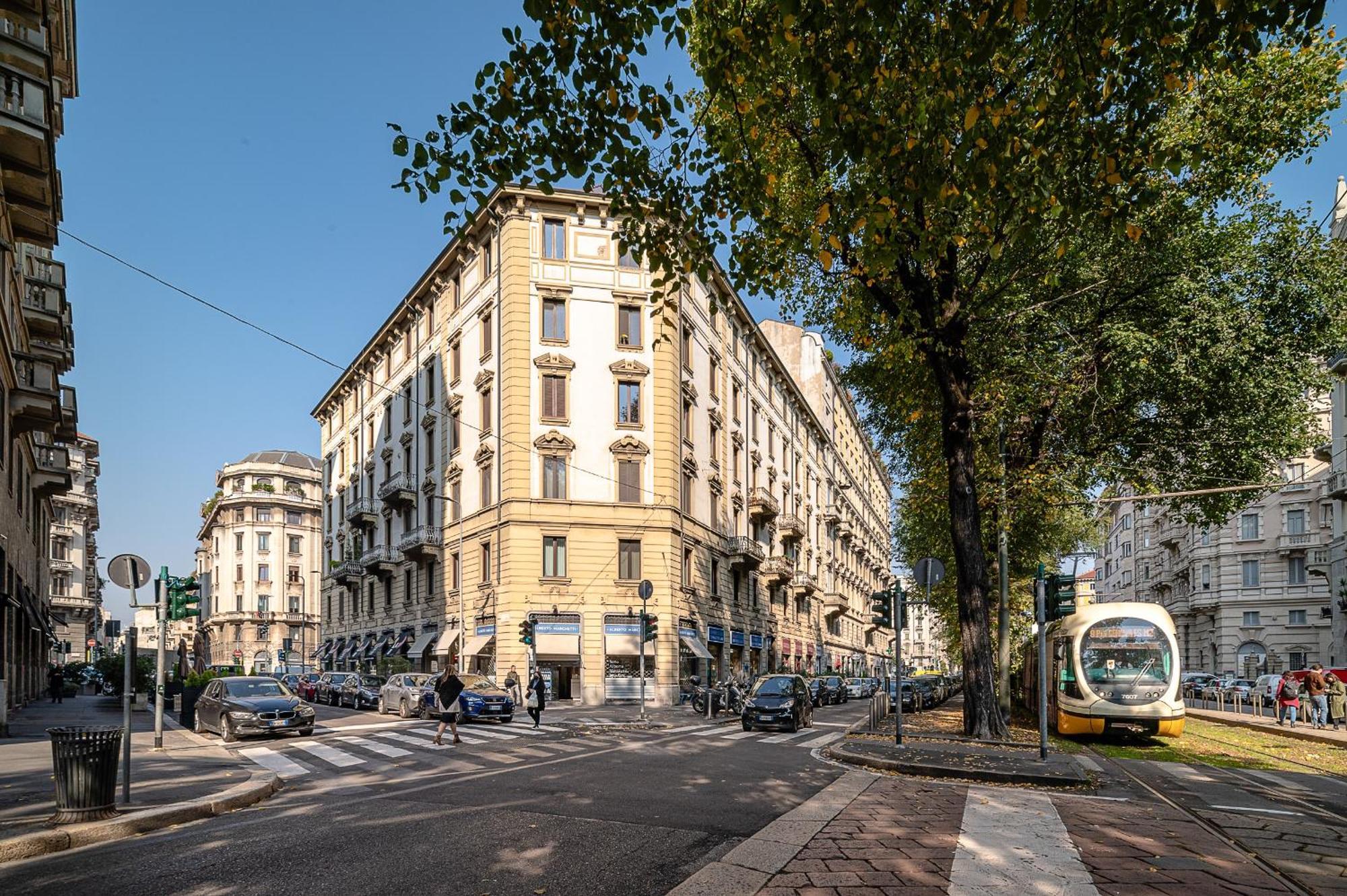 Classbnb - Apartment With Balcony Near The City Center Milan Bagian luar foto